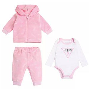 🌿GUESS Soft Chenille Logo 3 Piece Set [3-6M]🌿